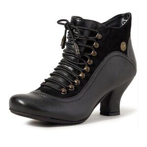 EUC - Hush Puppies (Vivianna) Leather Ankle Boots - Size 8W - LOVELY!